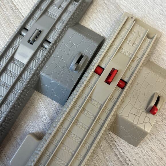Thomas Train Trackmaster Lot of 2 Straight Tracks Stop/Go Switch Beige Gray - Picture 6 of 7